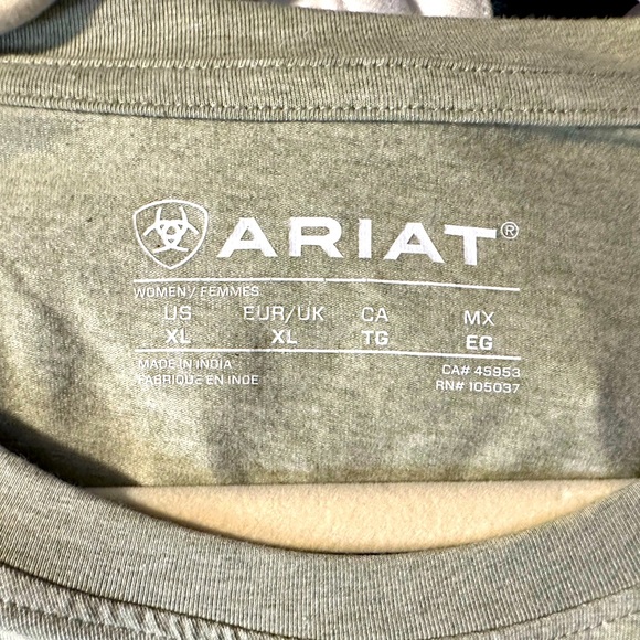 Ariat ladies tee. Sage green with little pink flowers around logo. Sz XL - Picture 3 of 4